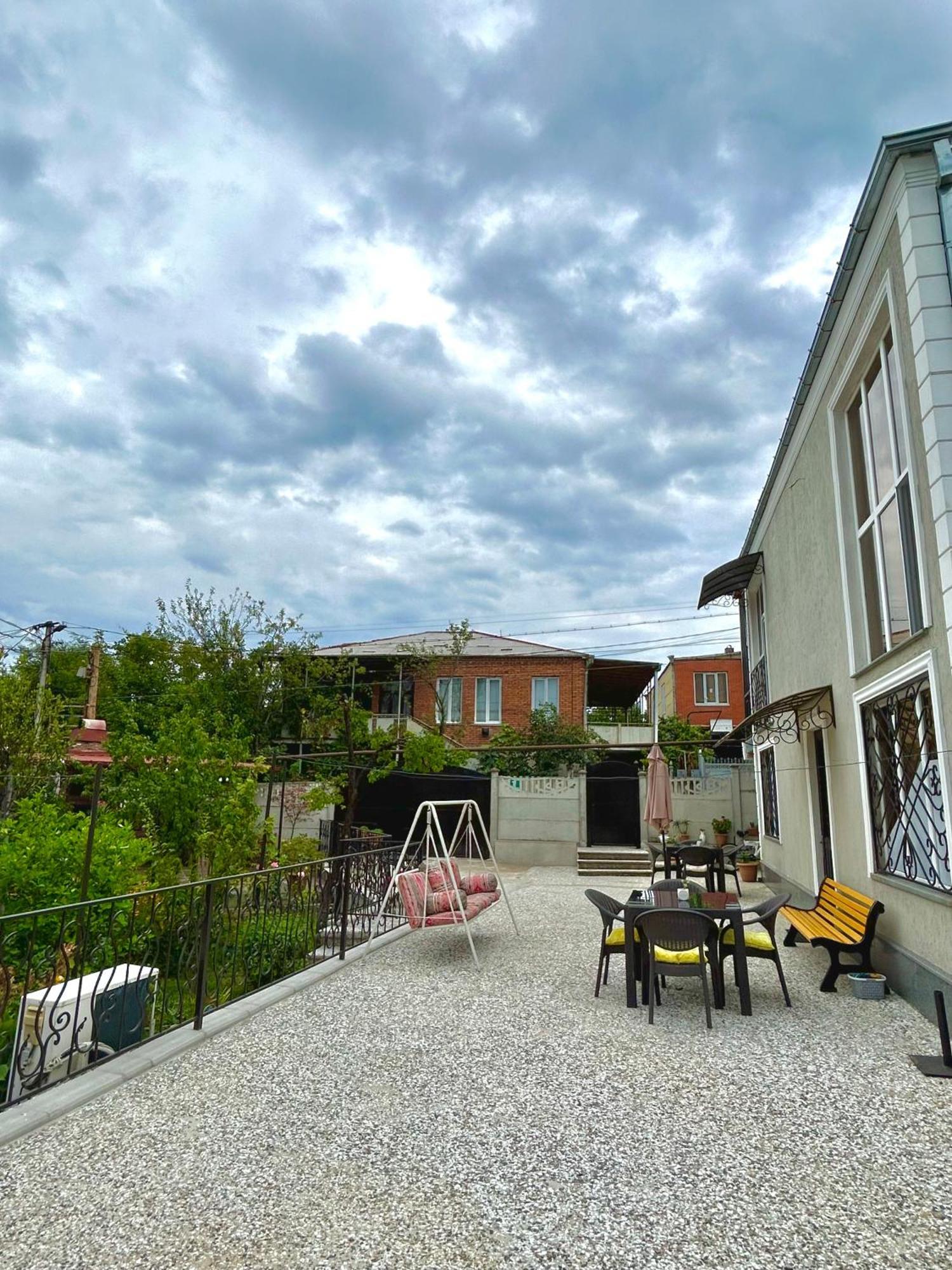Gold Guest House Kutaiszi Kültér fotó