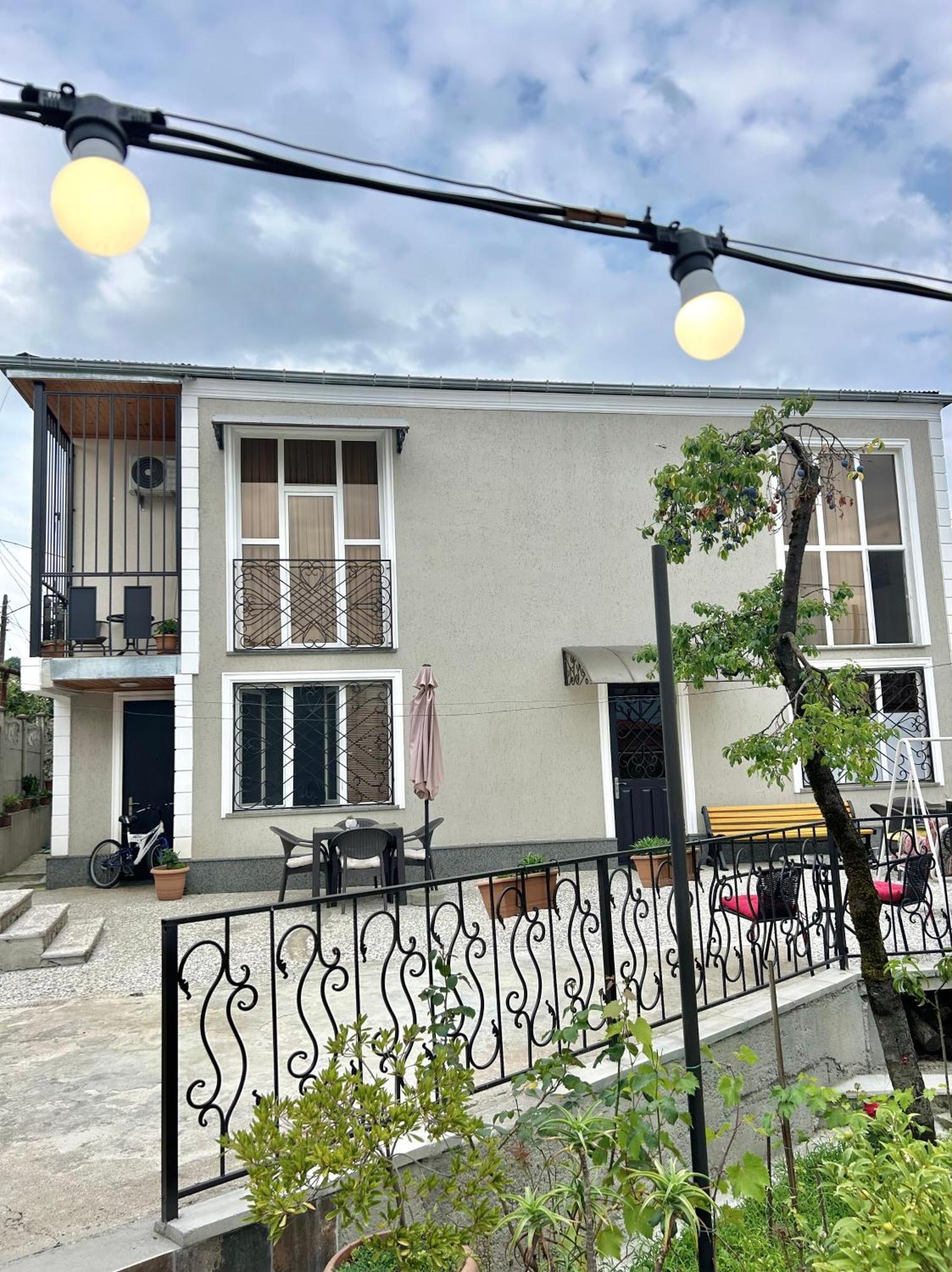 Gold Guest House Kutaiszi Kültér fotó