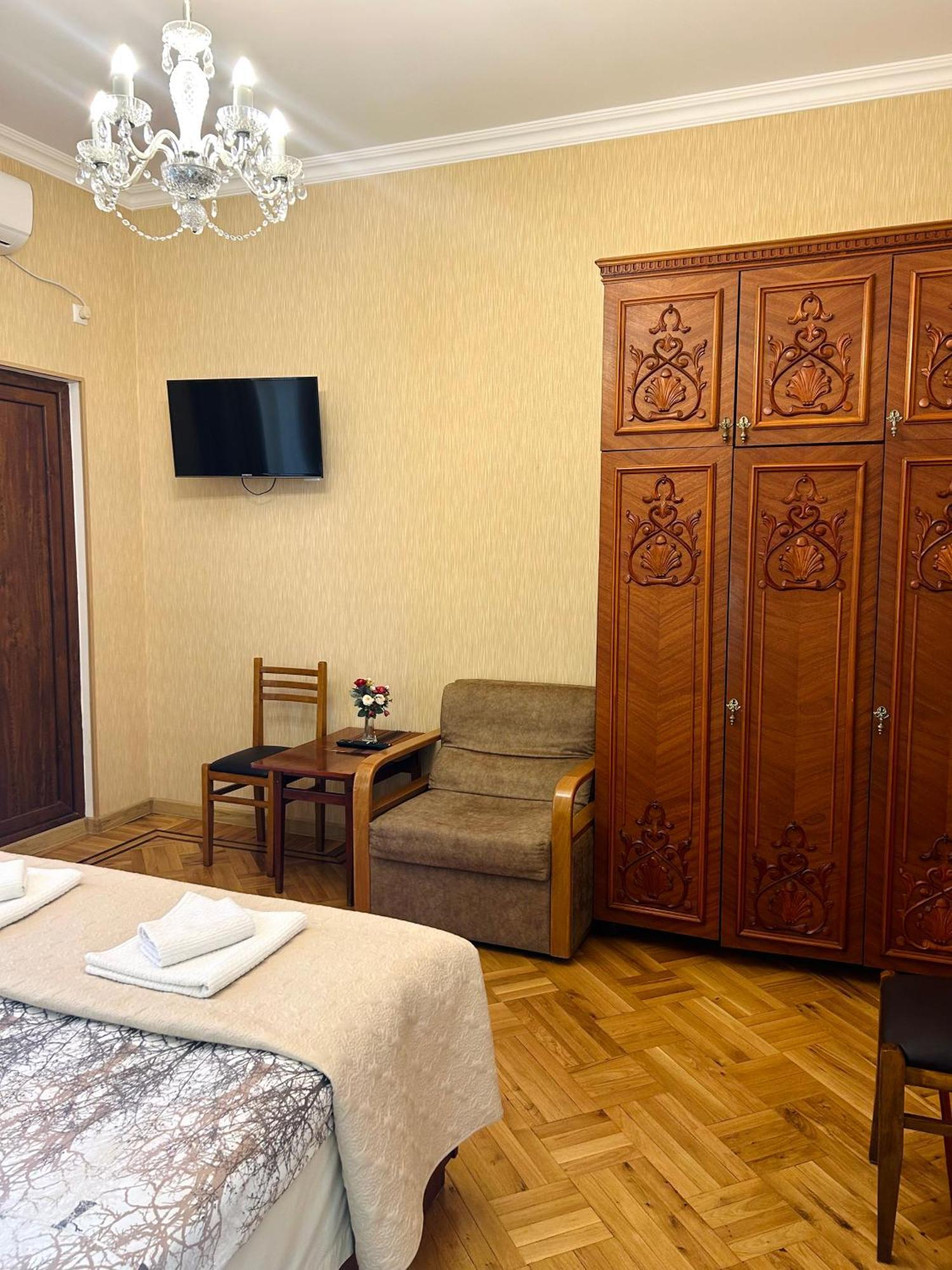 Gold Guest House Kutaiszi Kültér fotó