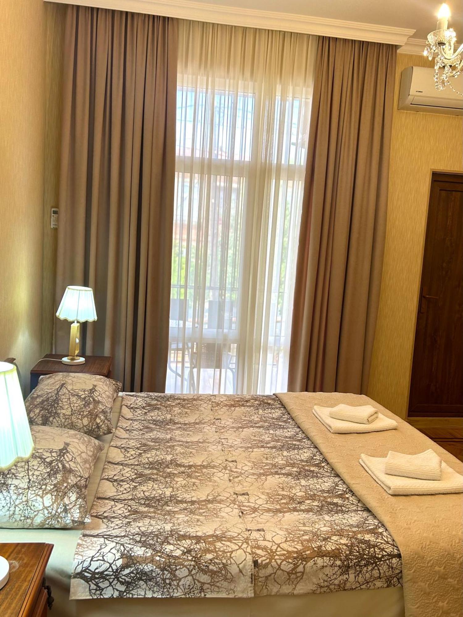Gold Guest House Kutaiszi Kültér fotó